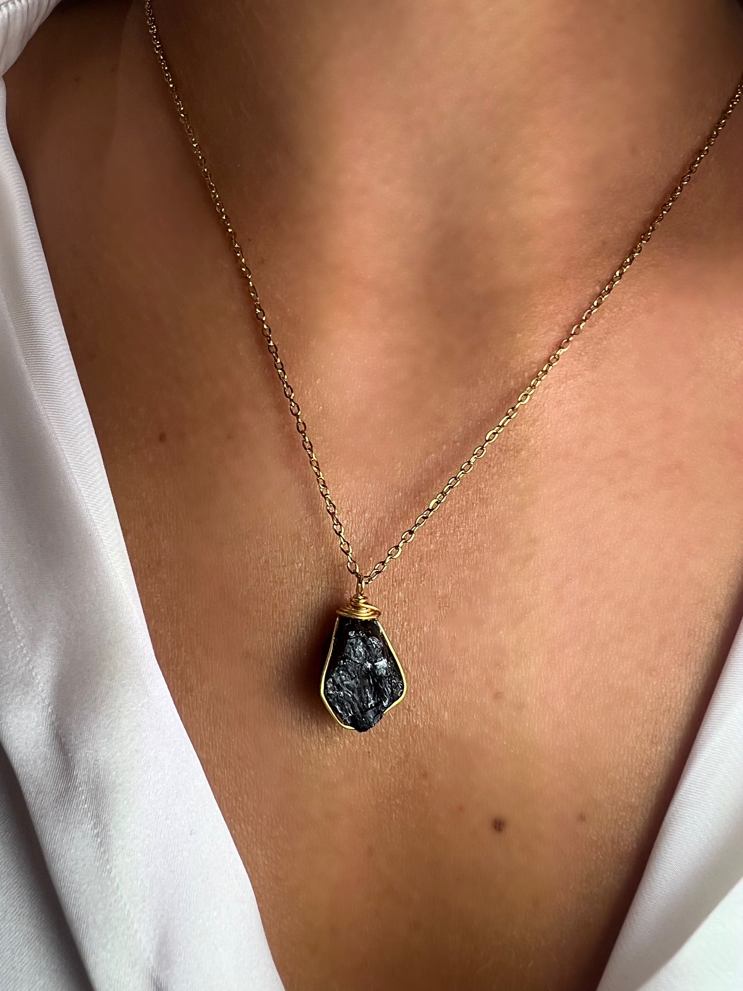 Collier fin en Pierre