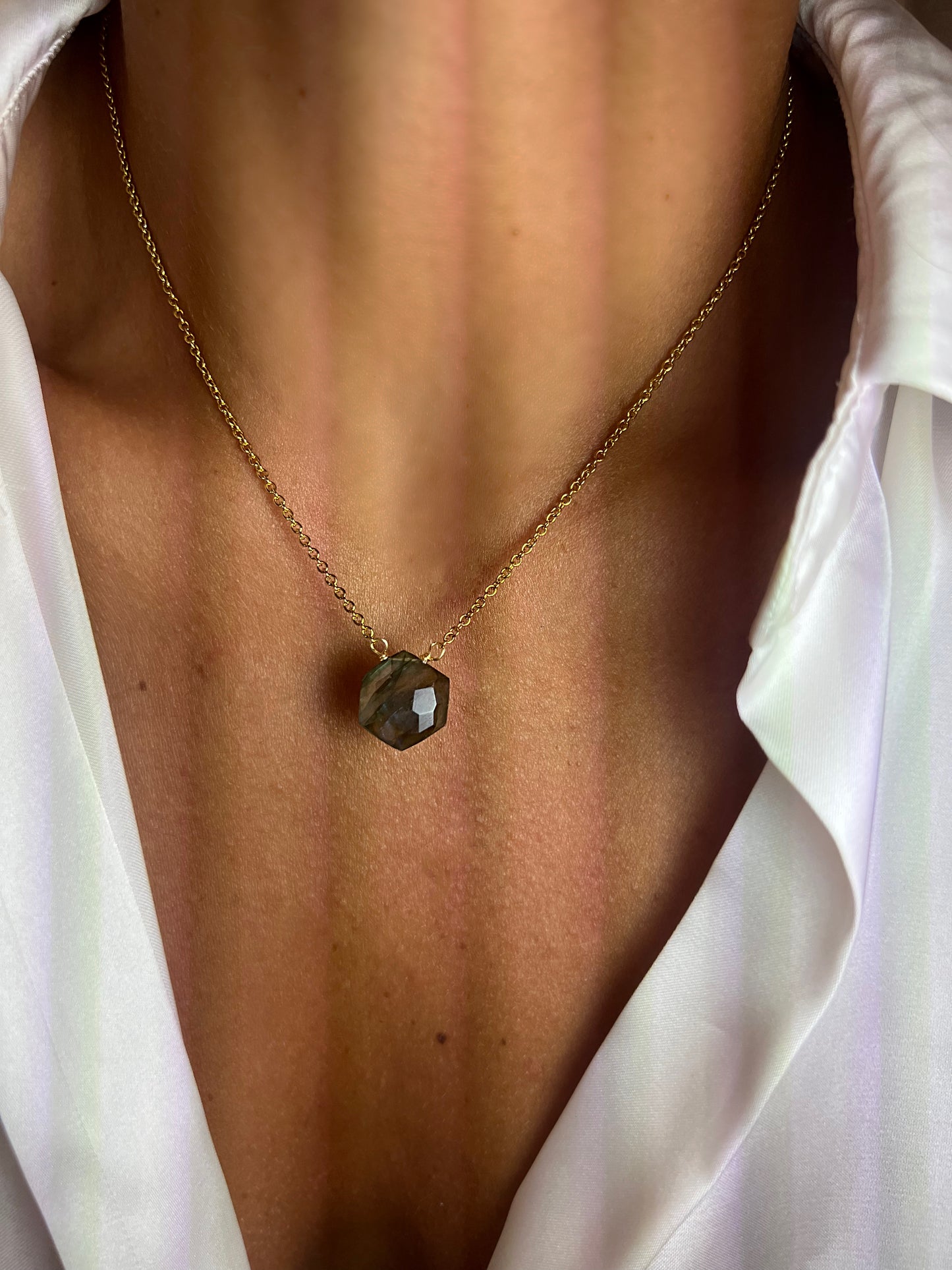 Collier fin en Pierre