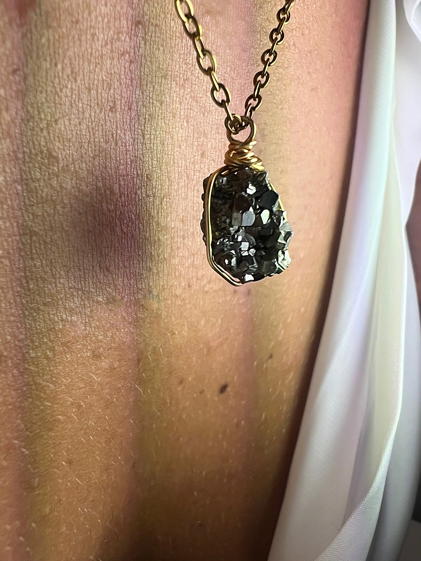 Collier fin en Pierre