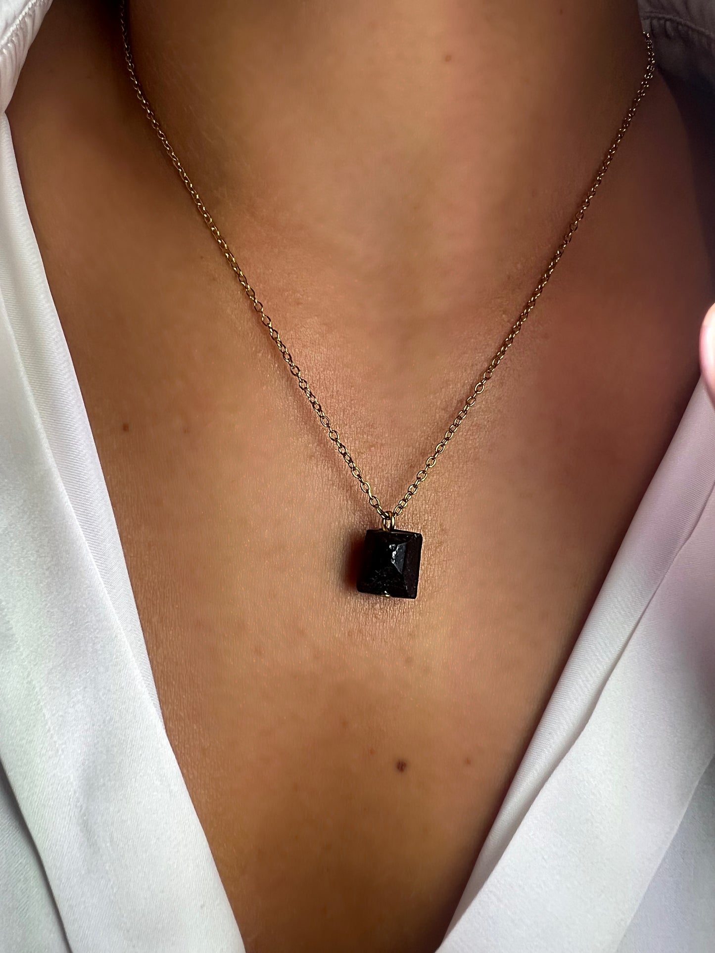 Collier fin en Pierre