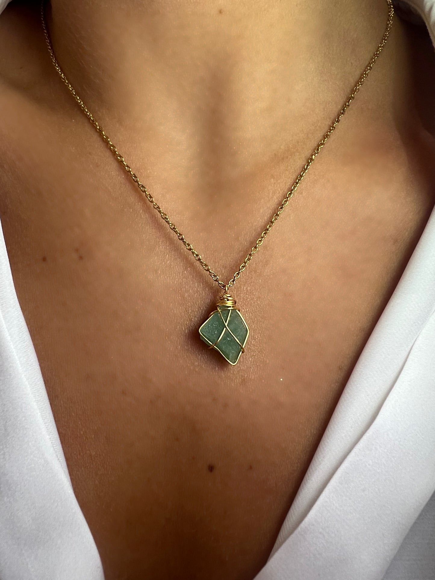 Collier fin en Pierre