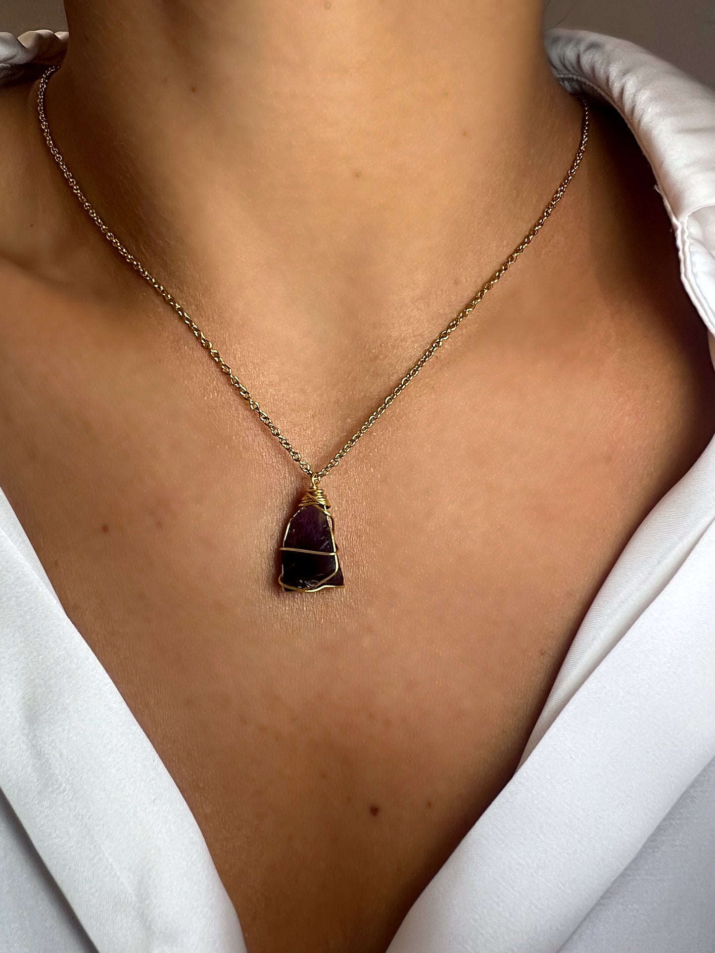 Collier fin en Pierre