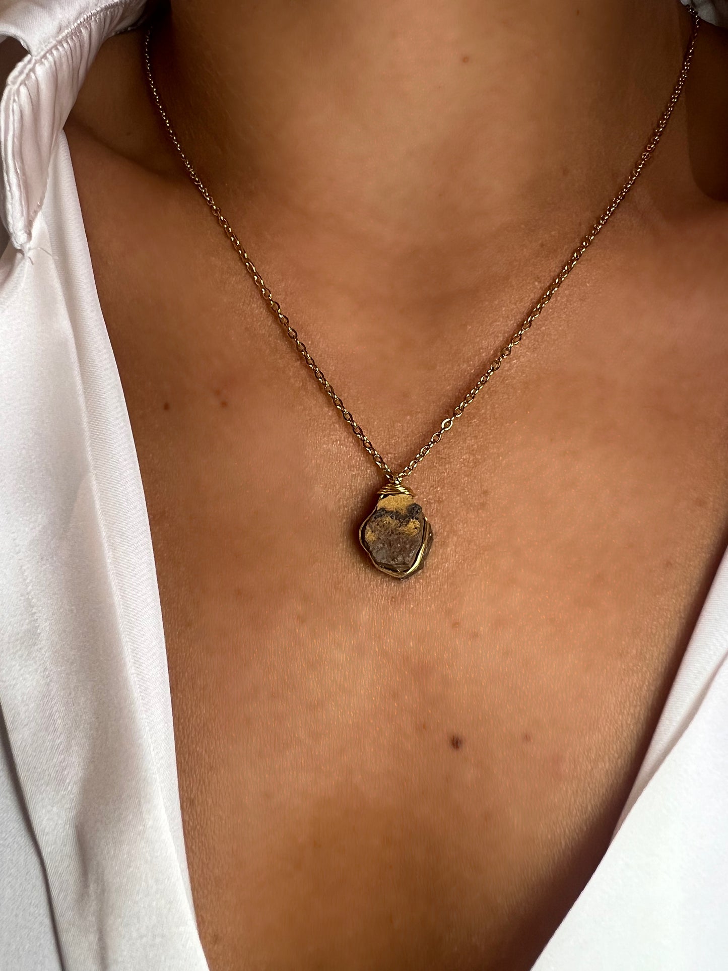 Collier fin en Pierre