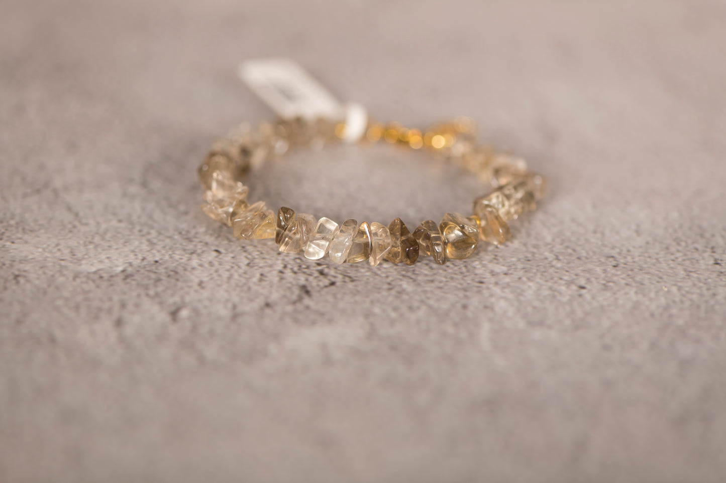 Bracelet de pierres taillées