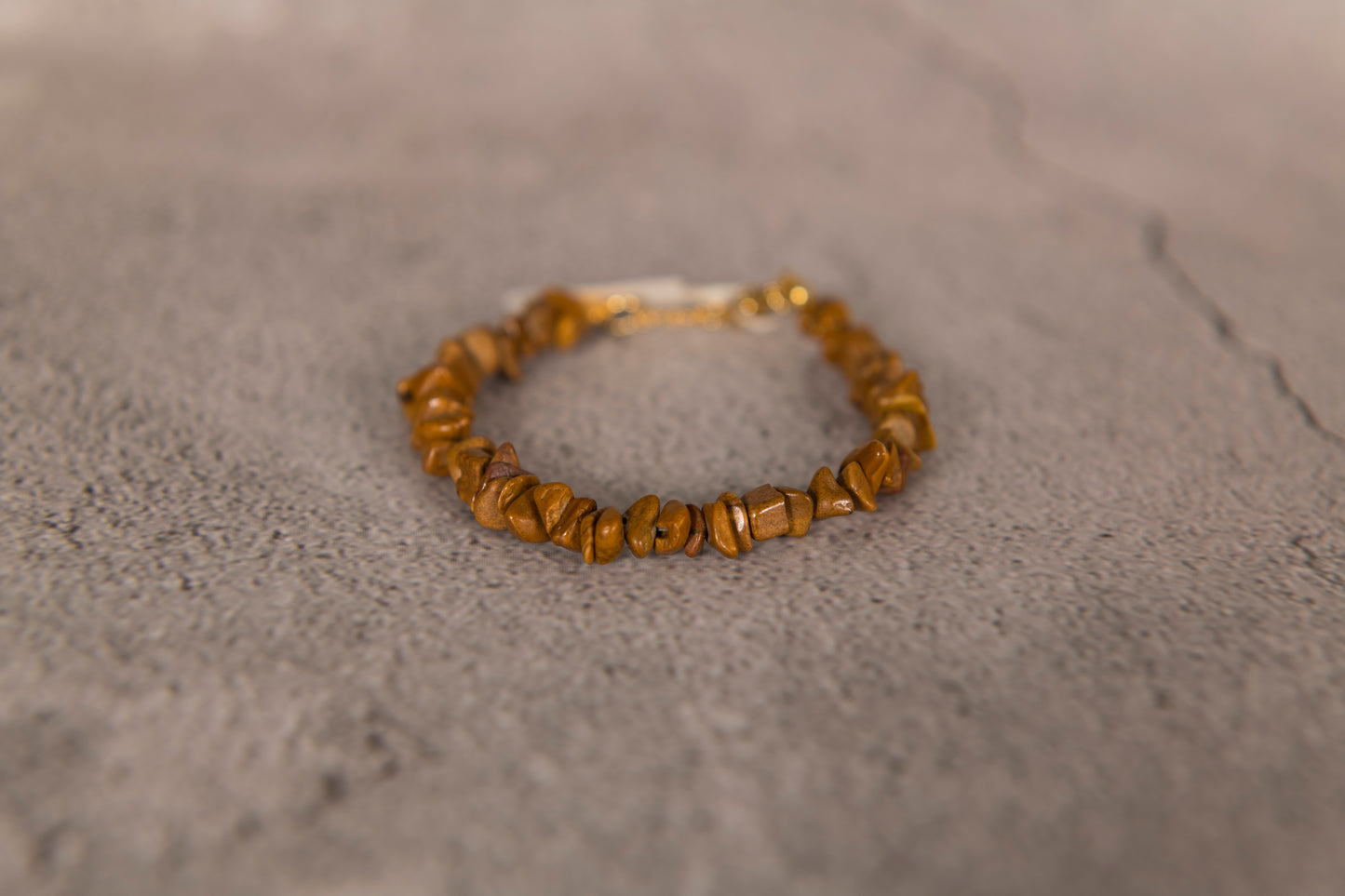 Bracelet de pierres taillées
