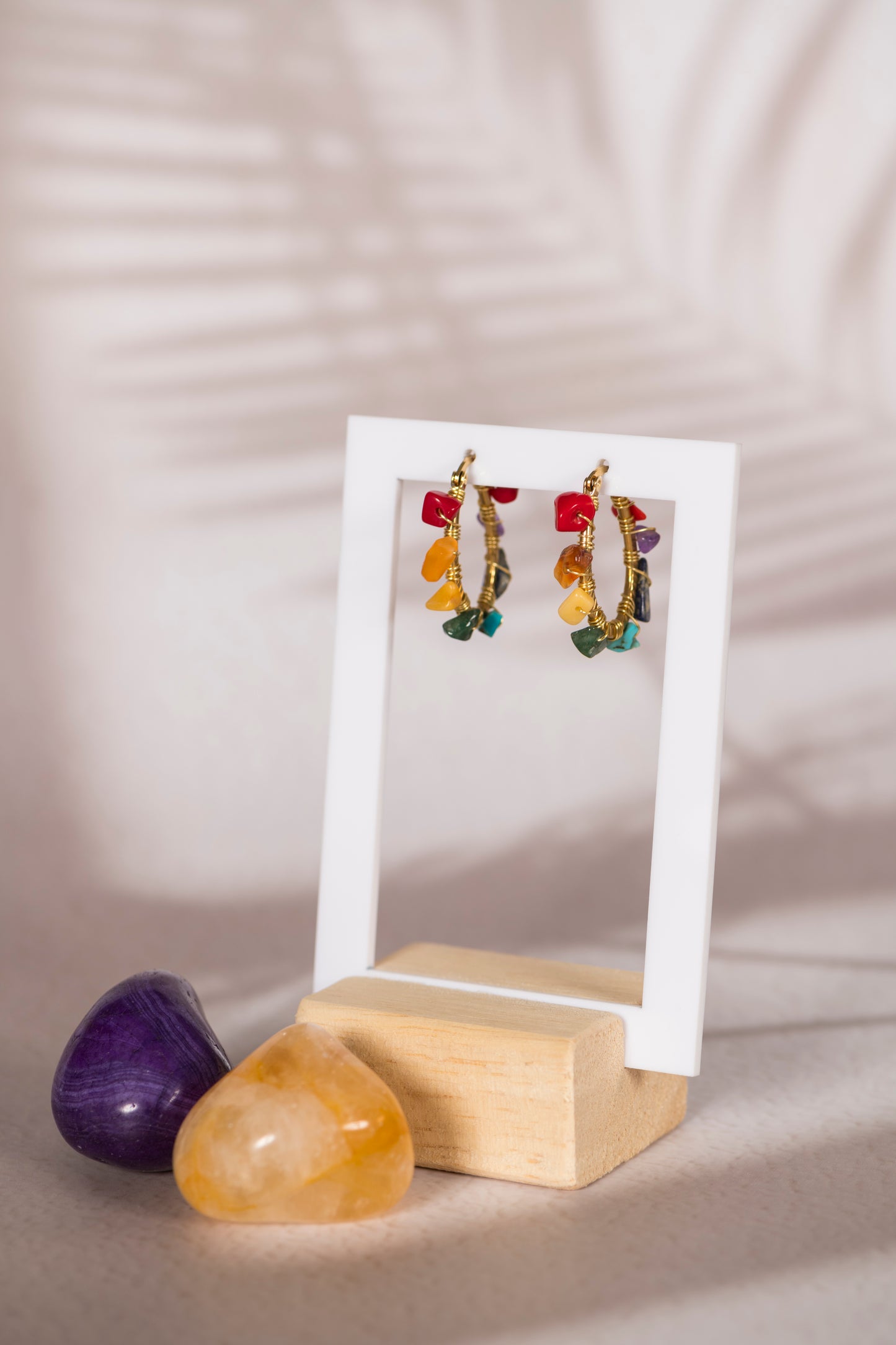 Boucles enveloppées de pierres