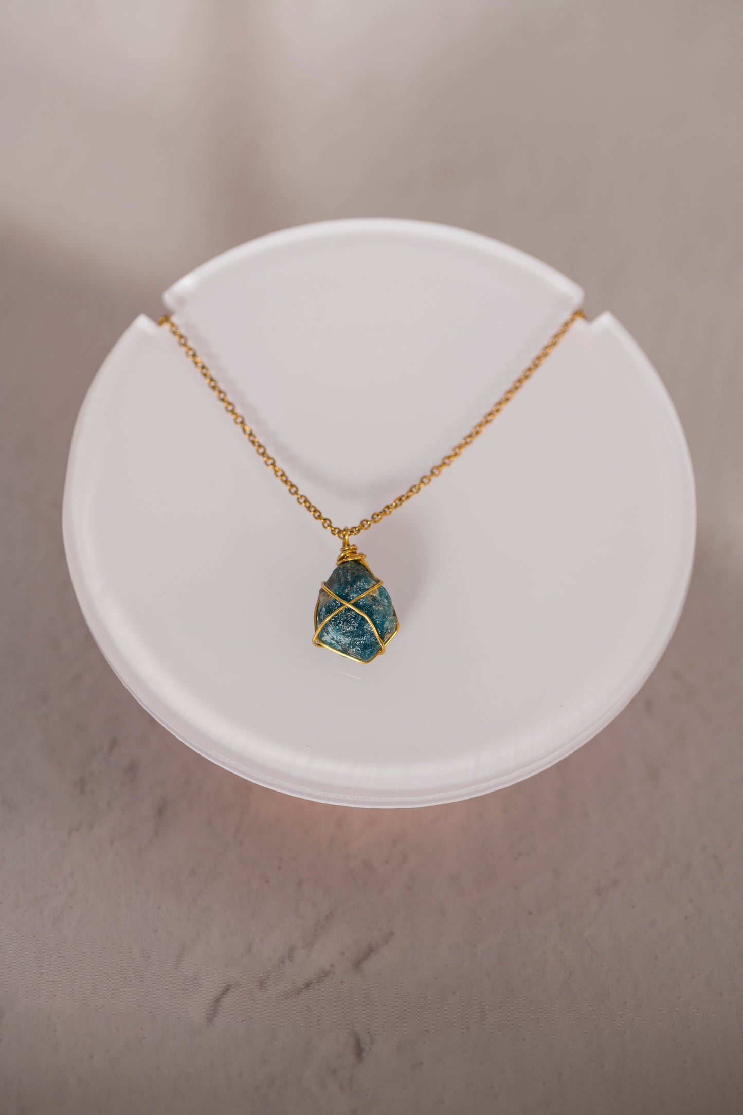 Collier fin en Pierre