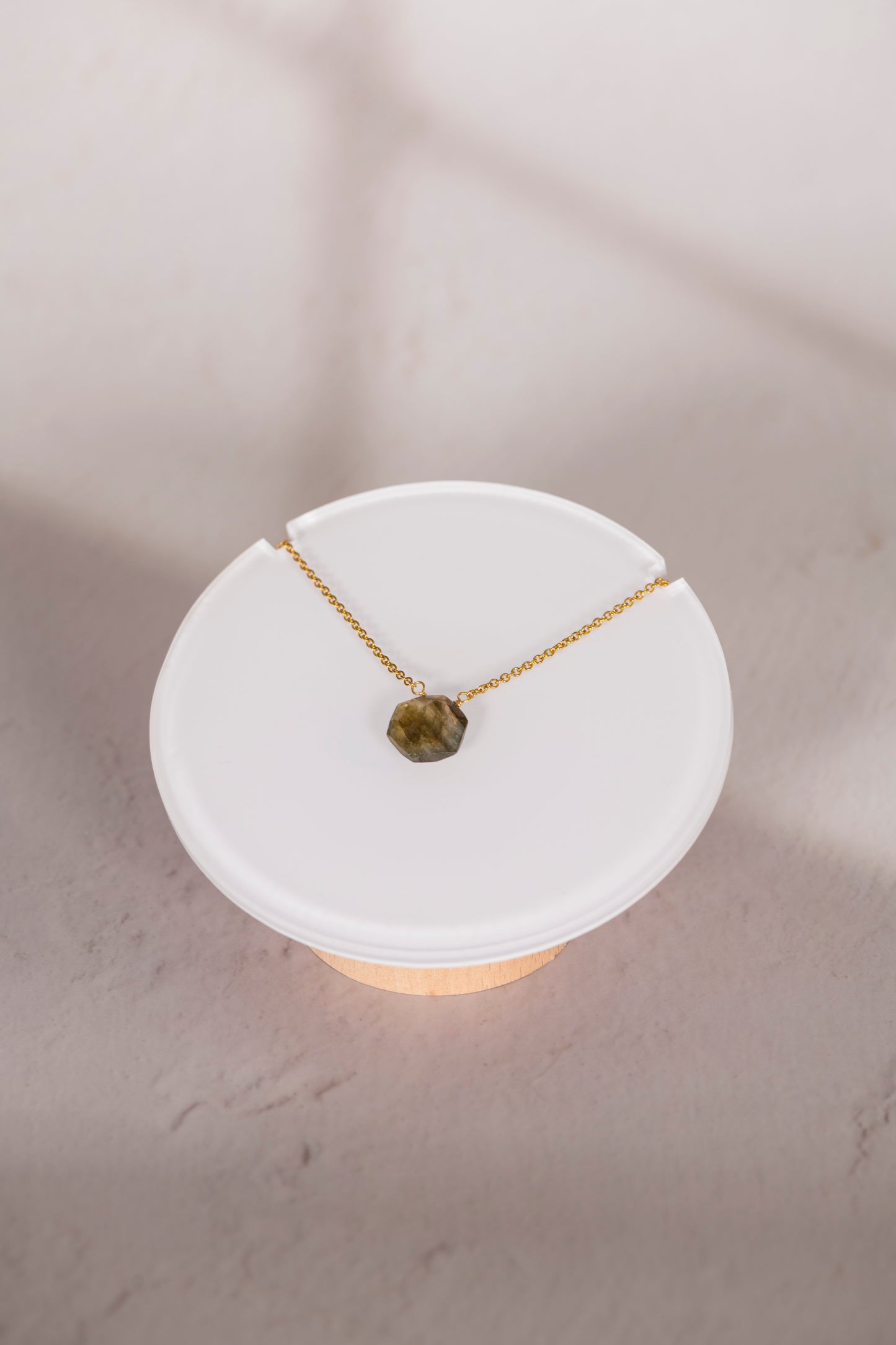 Collier fin en Pierre